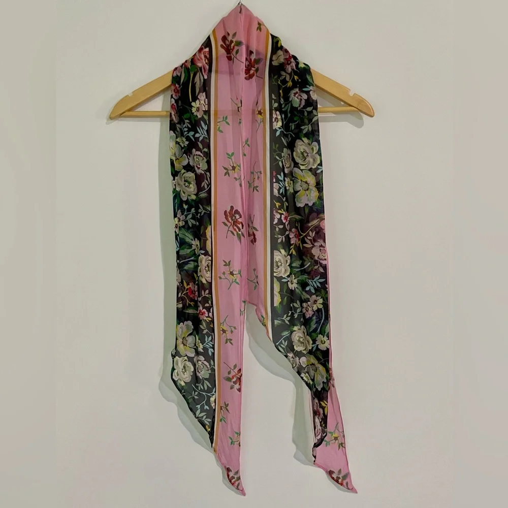 🎉⬇️ cabi Flaunt Scarf #5581 - Picture 6 of 7